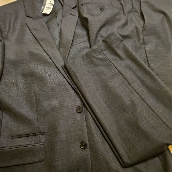 Express Two Piece Men's Business Suit - Picture 6 of 8